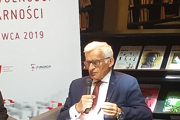 jerzy-buzek-samorza-d-etc-2jpg294B596F-FC39-3A59-B628-F4587713A1CA.png